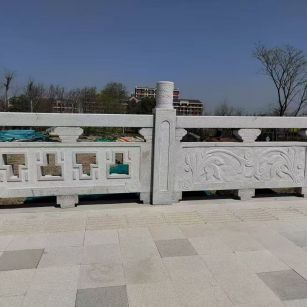 吐鲁番 河道栏杆，河道护栏