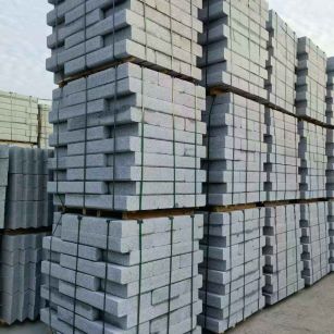 吐鲁番 路沿石（路侧石），颜色一致，尺寸标准