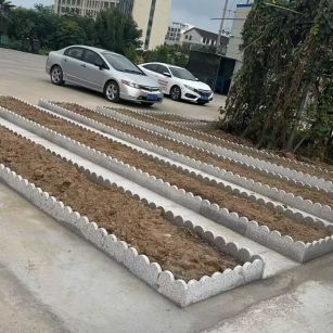 吐鲁番 花边石、花围石、花园石安装效果