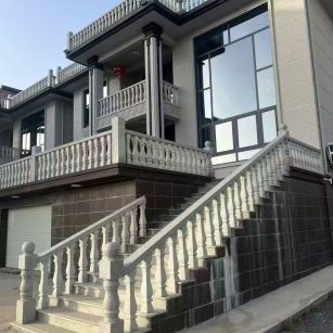 吐鲁番 芝麻白别墅阳台栏杆，楼梯栏杆