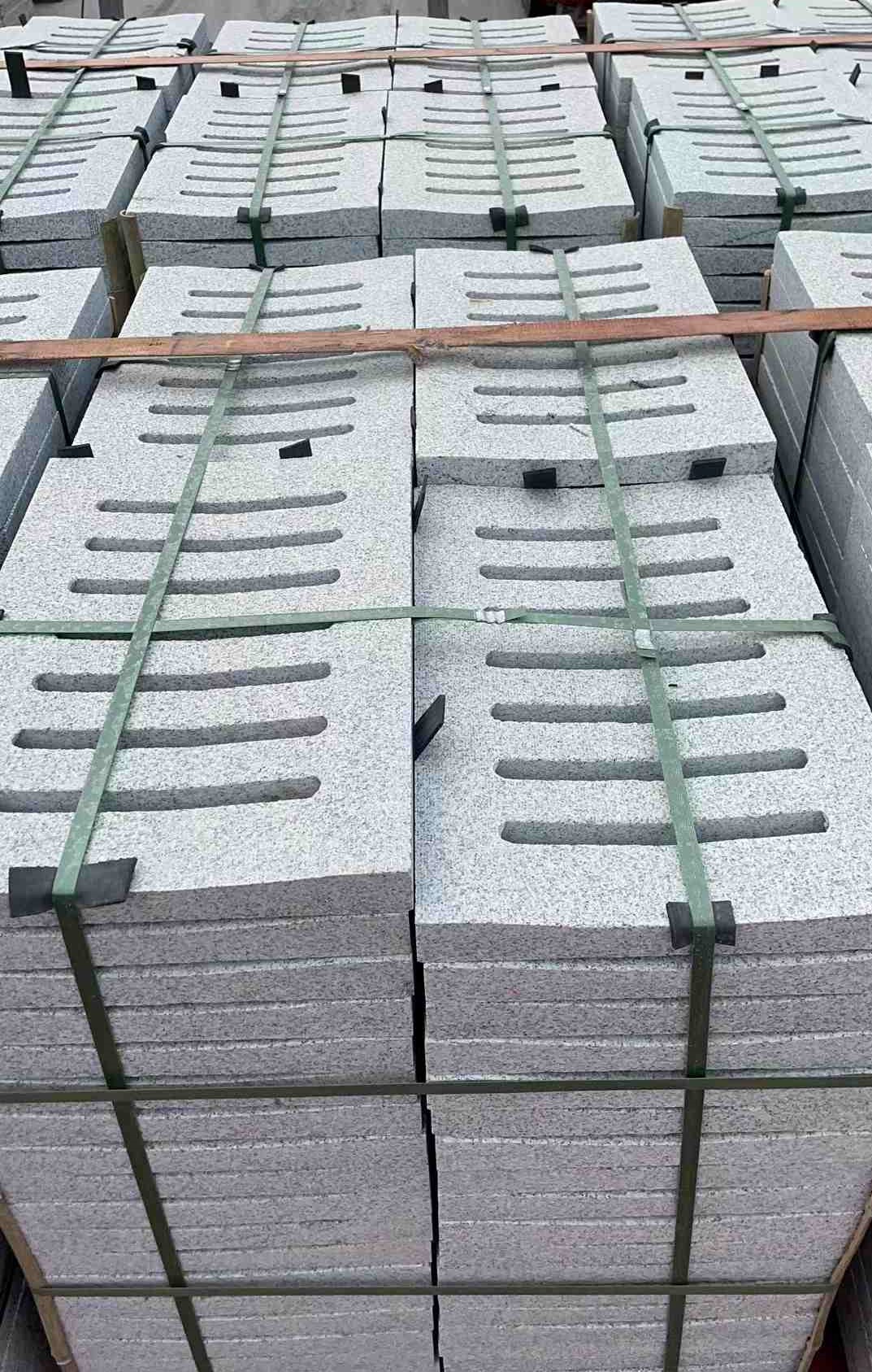 吐鲁番 水沟盖板