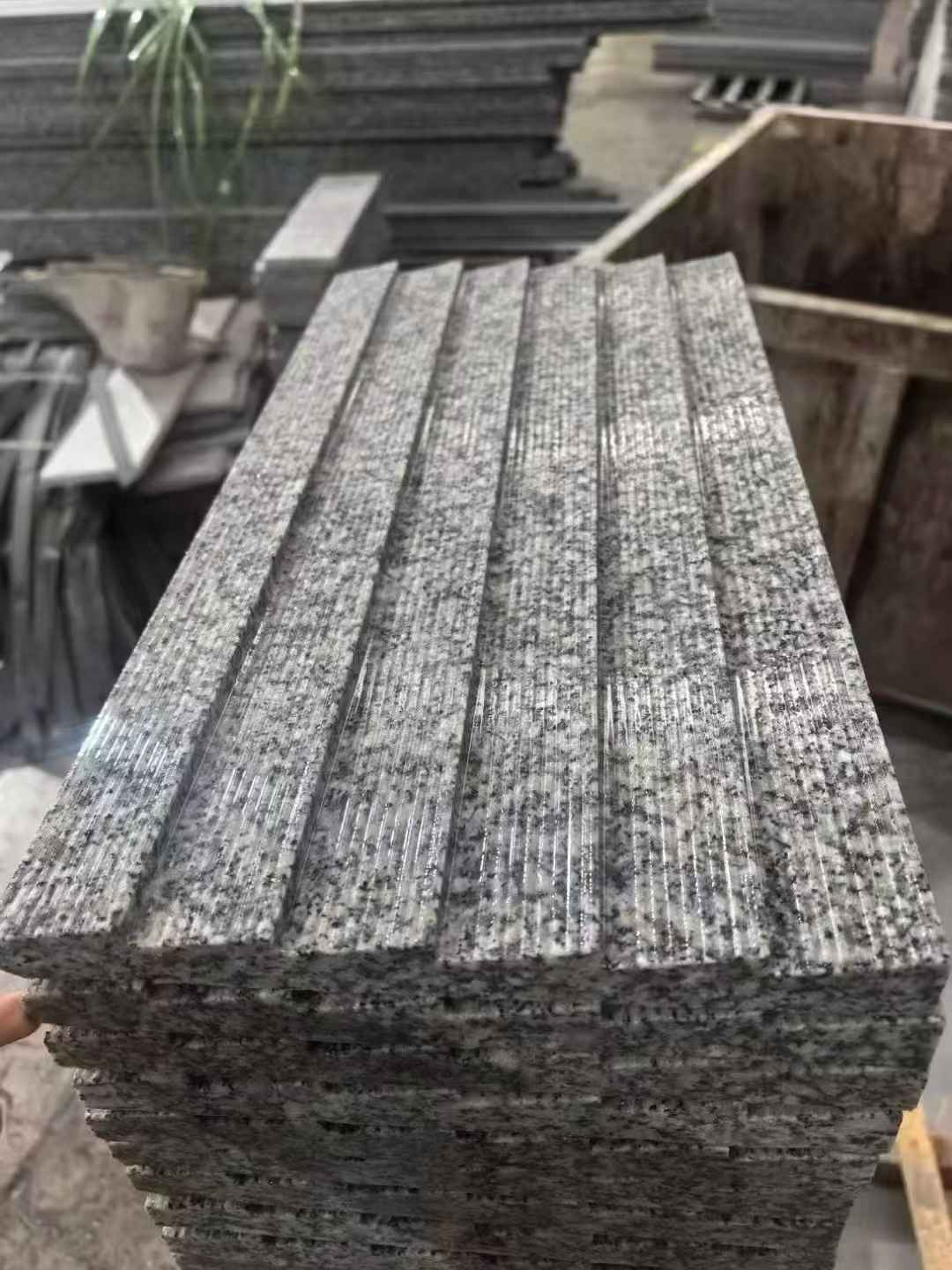 吐鲁番 狼牙石