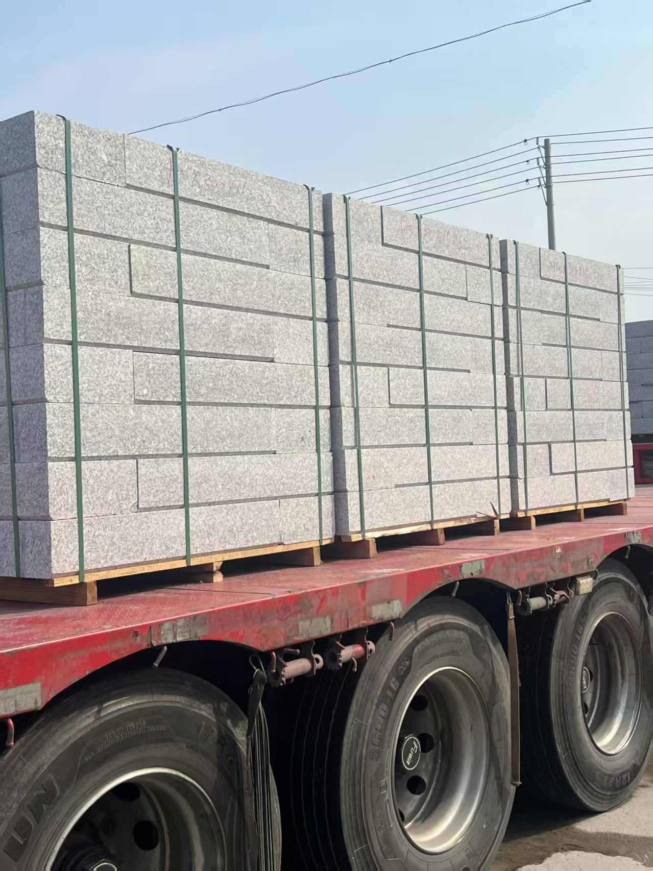 吐鲁番 芙蓉白路沿石装车