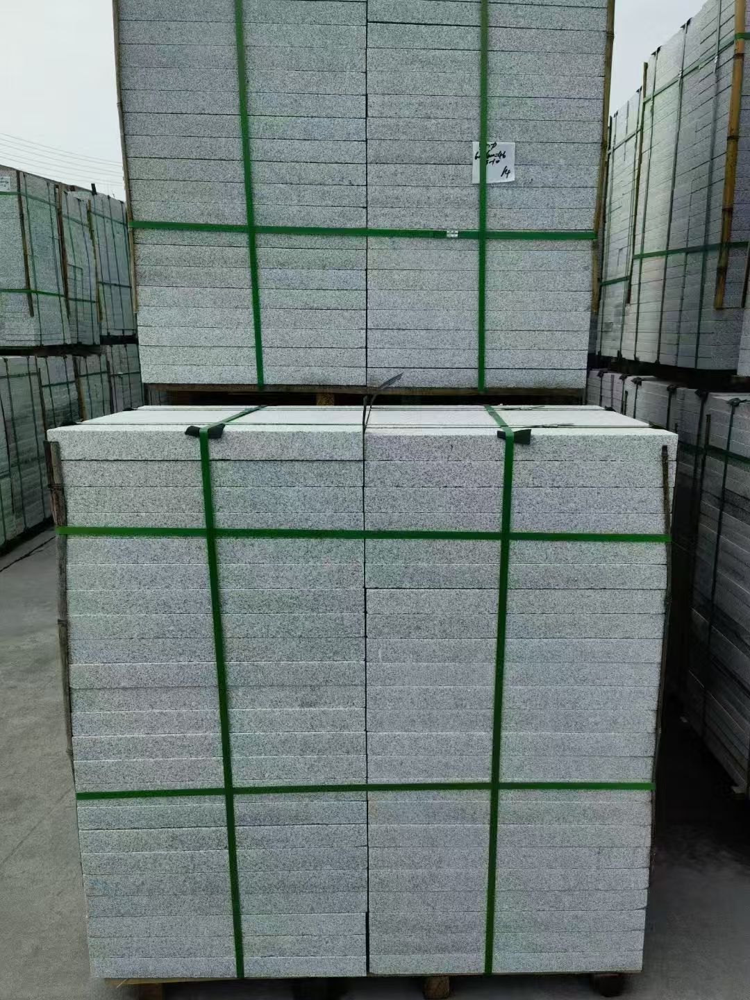 吐鲁番 火烧面地铺石，街道广场园林市政工程板，1.8~5.0厚均有现货